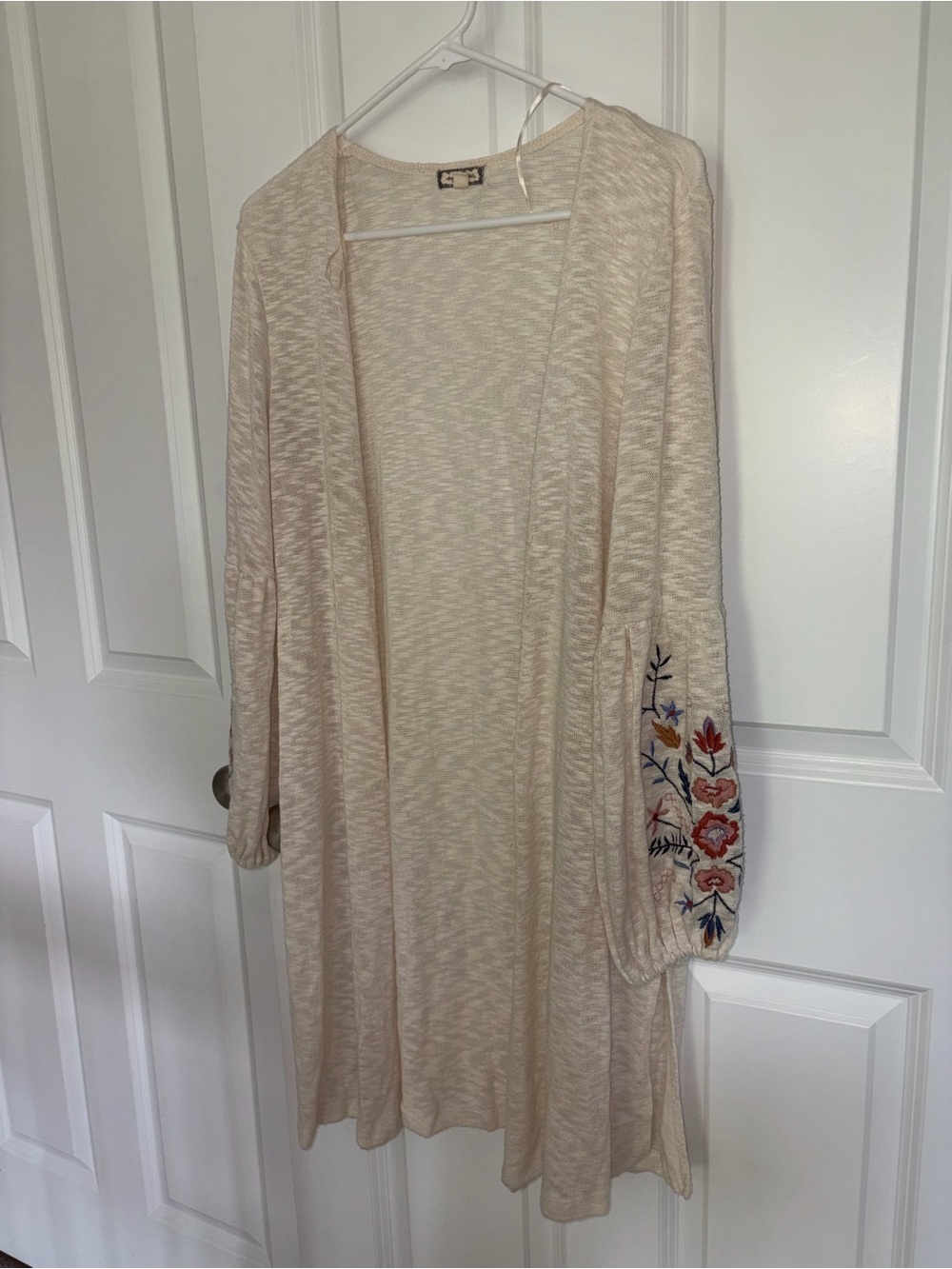 Eyeshadow Cream Long Embroidered Cardigan